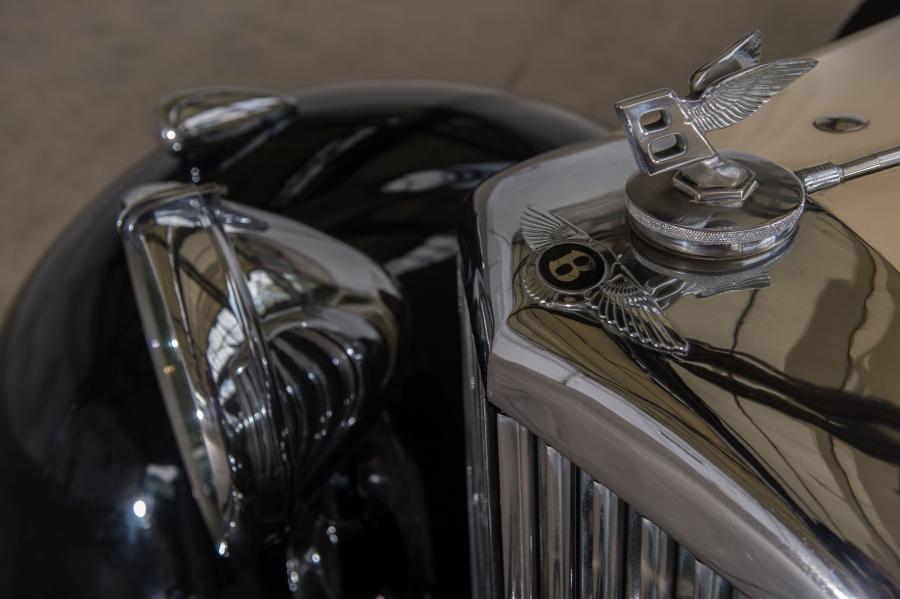Детали экстерьера Bentley 4&frac14;-Litre Saloon by Mann Egerton 1937 года  (фото 27 из 31)